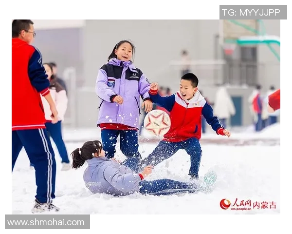 雪地足球穿戴全攻略让你在寒冷冬季尽享足球乐趣与激情